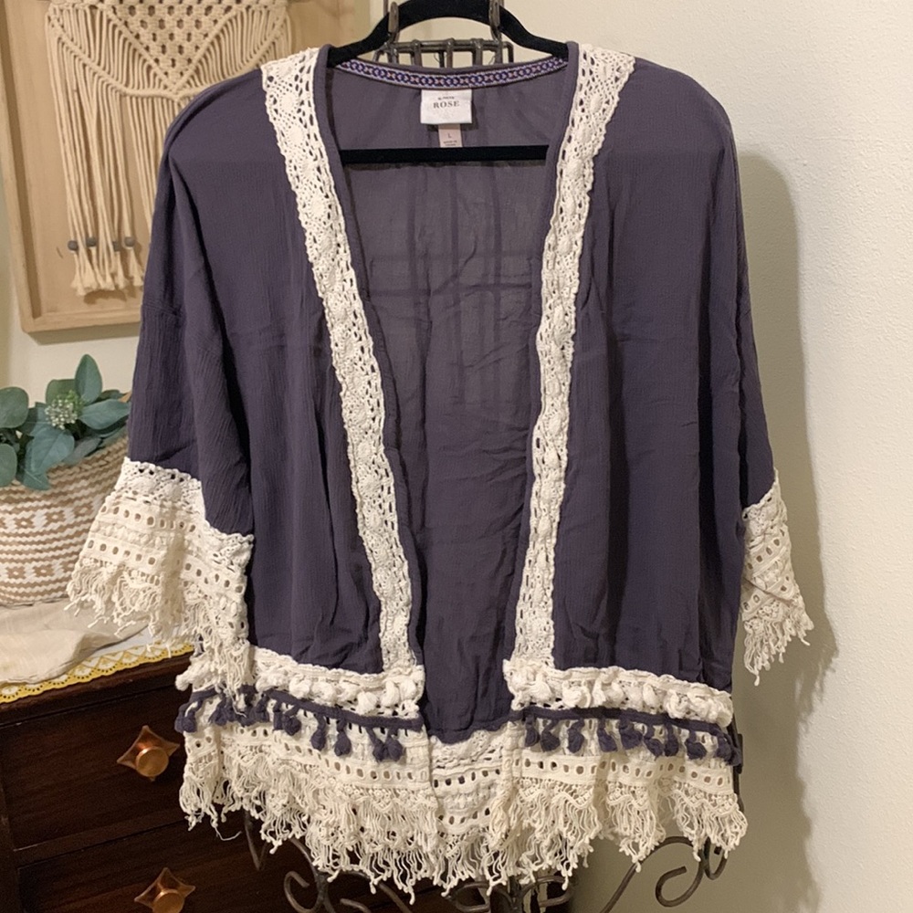 Knox Rose Boho grey Kimono with tassels and lace fringe trim size large